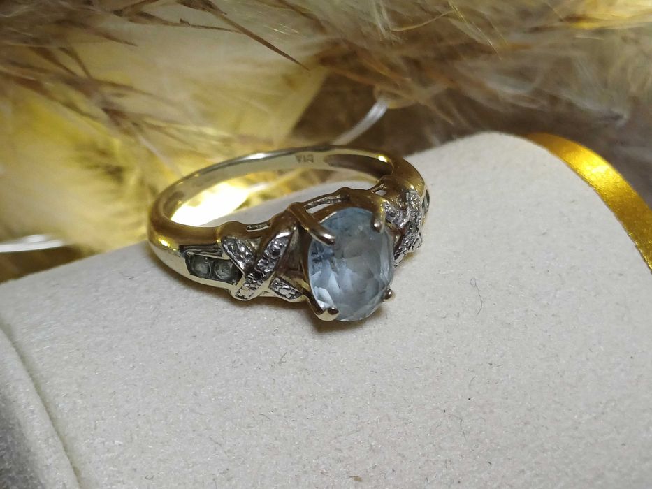 Piękny pierścionek P375 z niebieskim oczkiem R13"