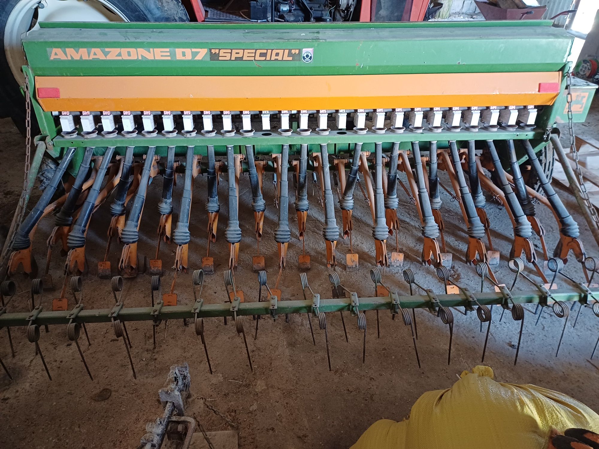 Sprzedam siewnik D7