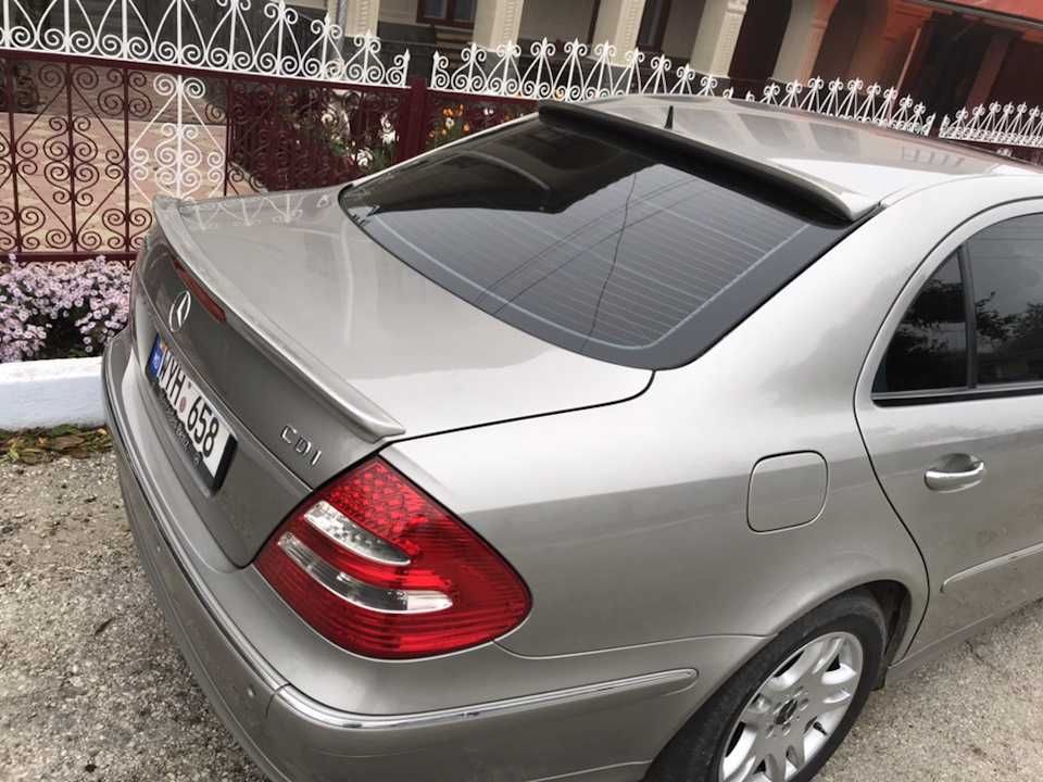 Спойлер Мерседес W211 козырек накладка бленда лип  Mercedes W211)