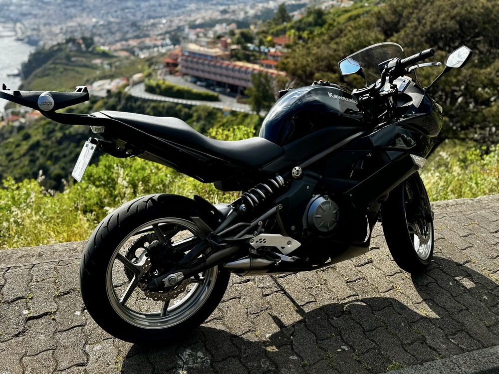 Kawasaki ER-6F - Preta