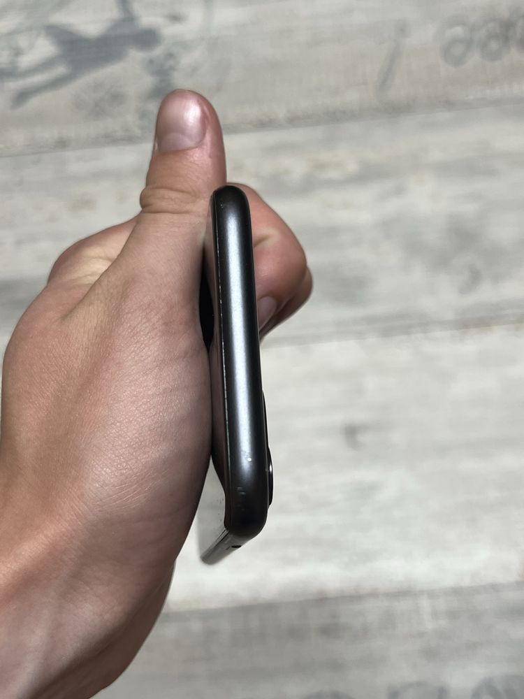 IPhone 11, в хорошем состоянии