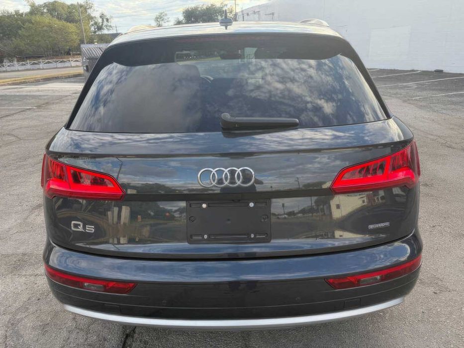 Audi Q5 quattro Premium Plus 45 TFSI      2019