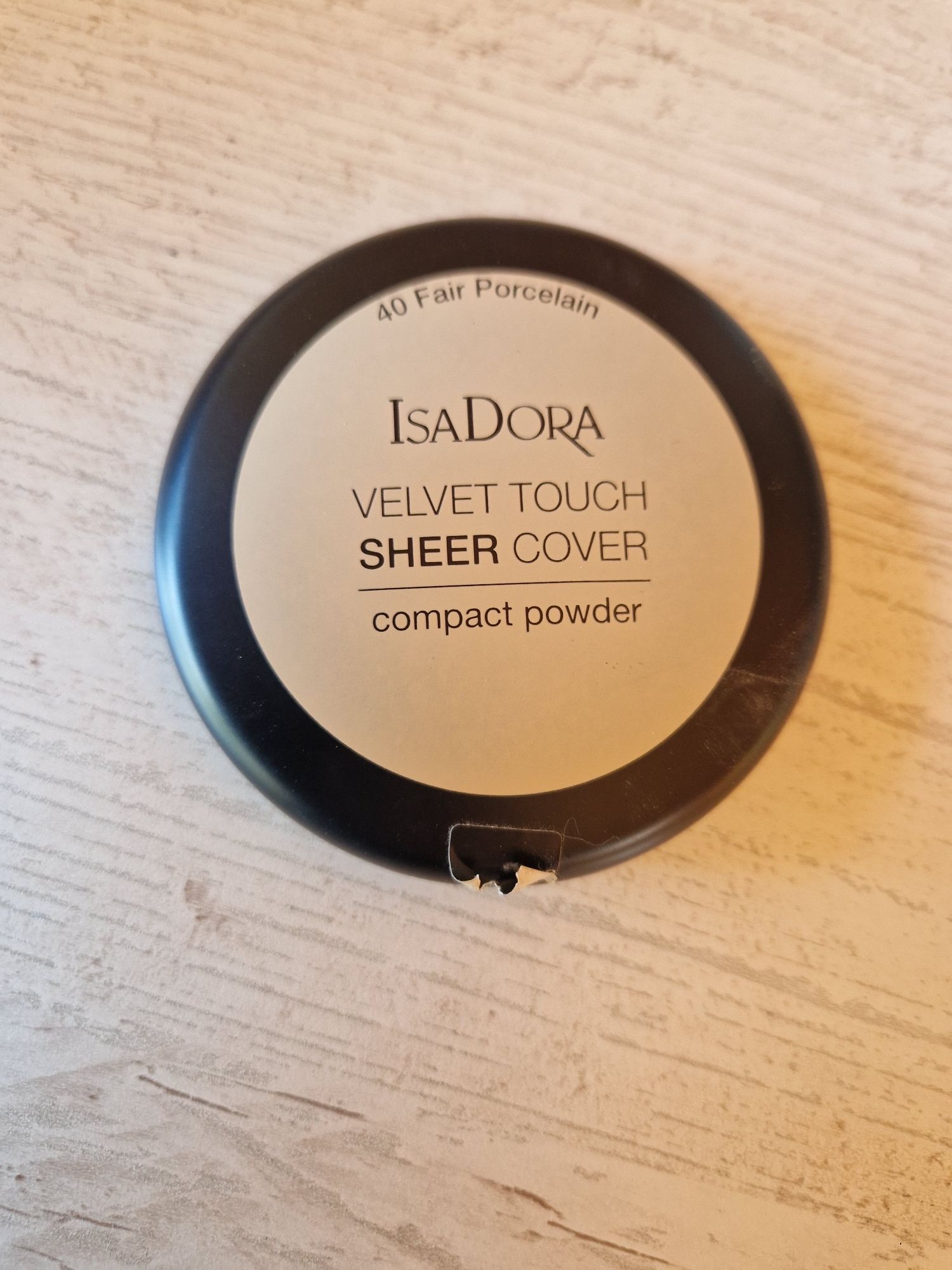 Puder Isa Dora Velvet Touch Sheer Cover 40