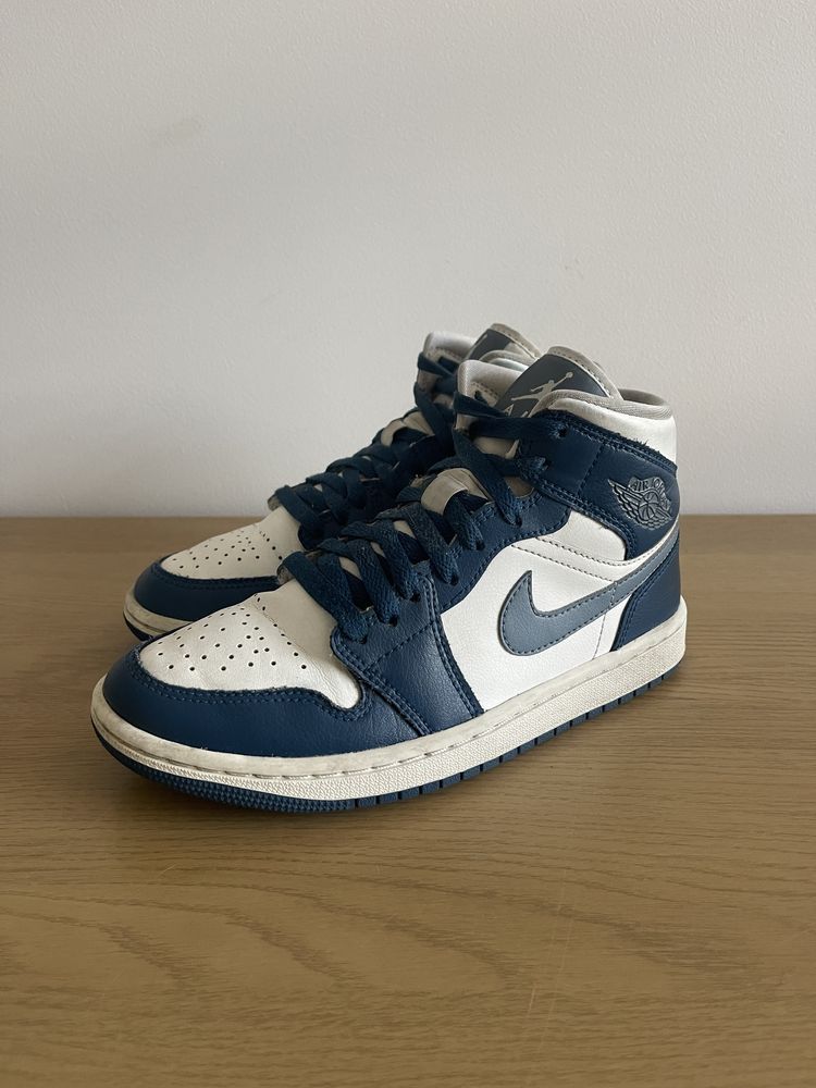 Jordan 1 Mid Blue