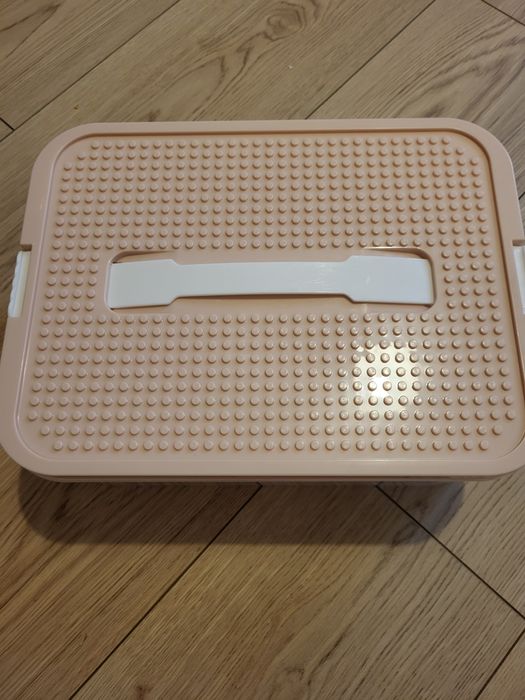 Pojemnik do przechowywania klocków