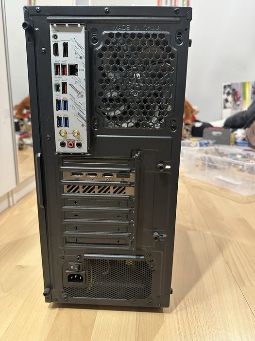 Komputer gamingowy RTX 4060/Ryzen 5 7500F/16GB/1TB