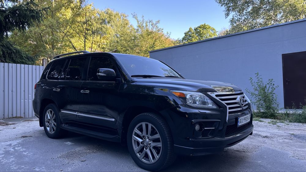 Продам Lexus LX 570 2012  року випуску