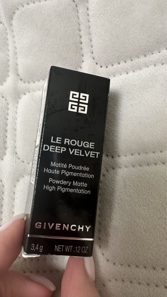 Помада Givenchy Le Reuge Deep Velvet 37