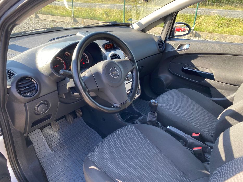 Opel Corsa D benzyna klima zadbany
