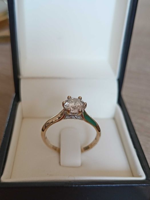 Złoty pierścionek 585 z brylantem 1,0 ct (certyfikat )