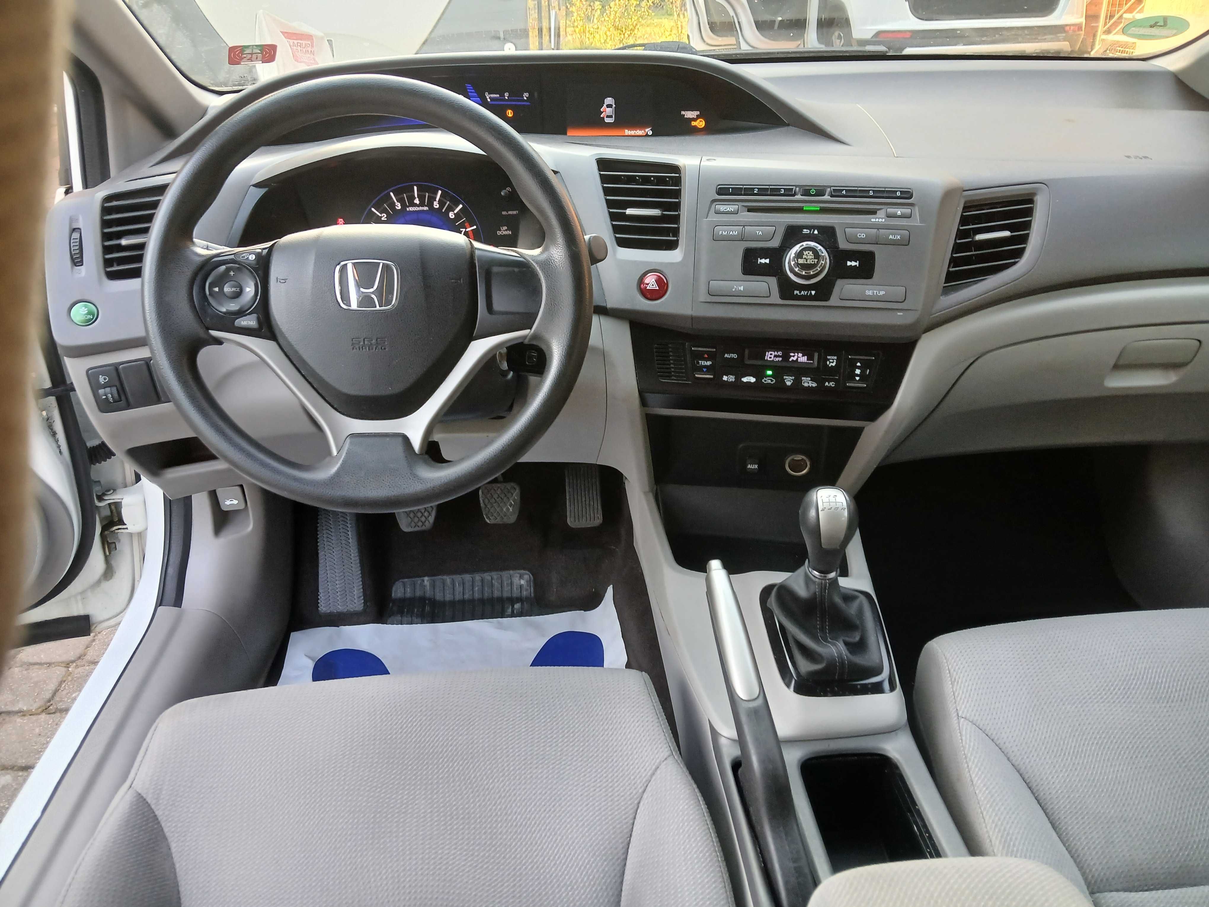 Civic sedan 1.8ben,Klimatronic,Servisowana