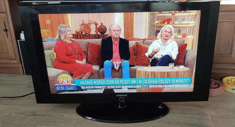 Stary telewizor Samsung LCD 40'