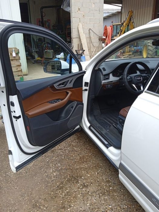 Продам Ауді Q7 Преміум