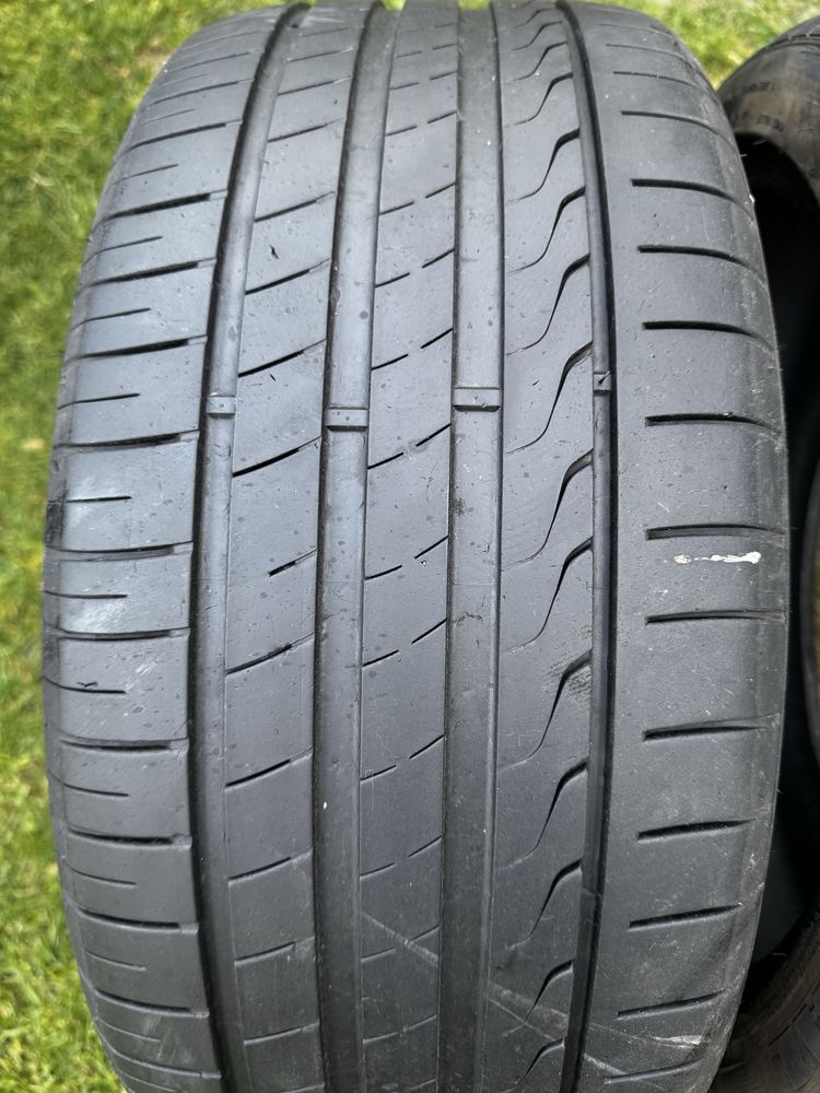 Opony letnie 245/40R19
