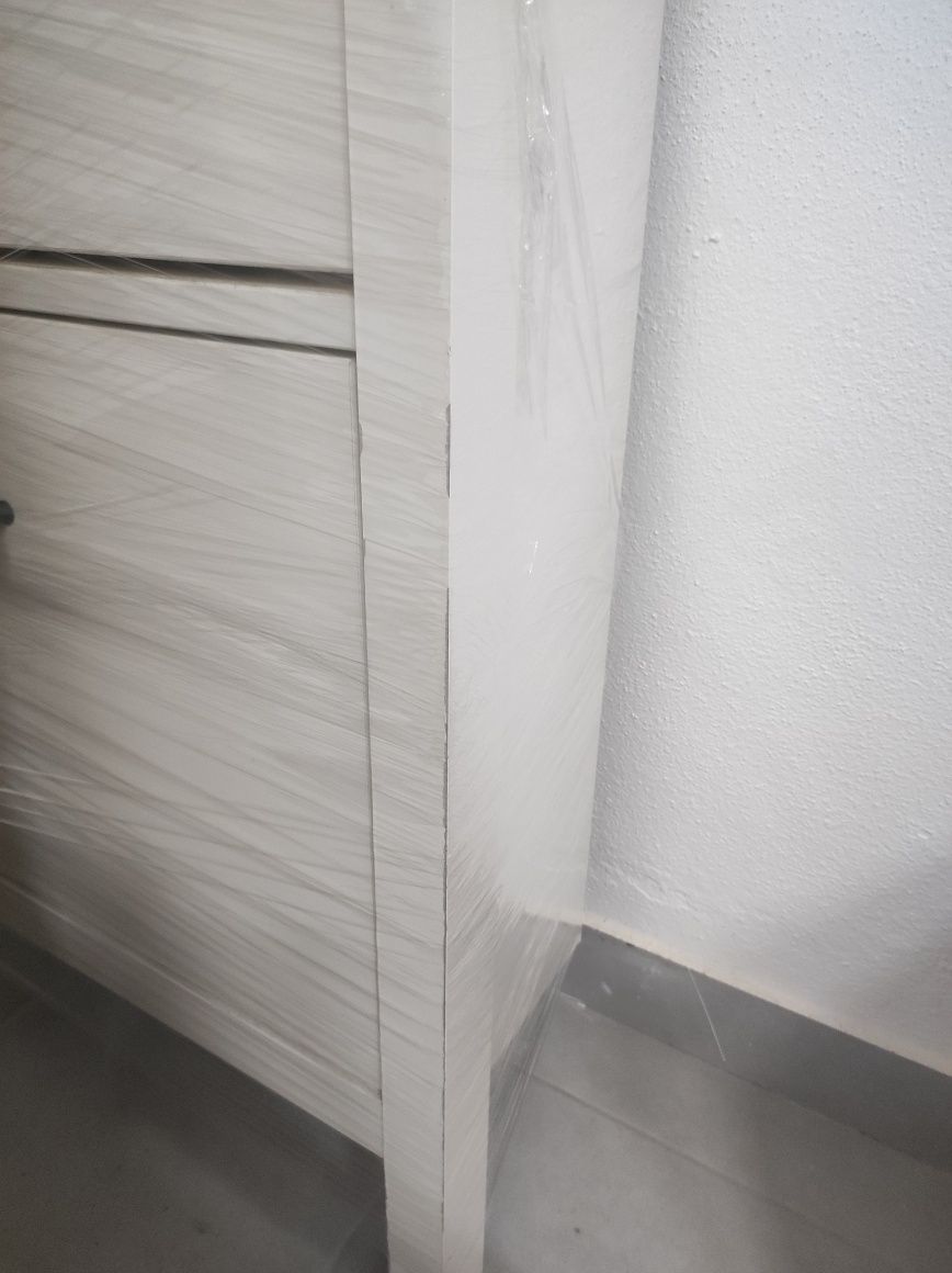Sapateira com 4 portas  IKEA