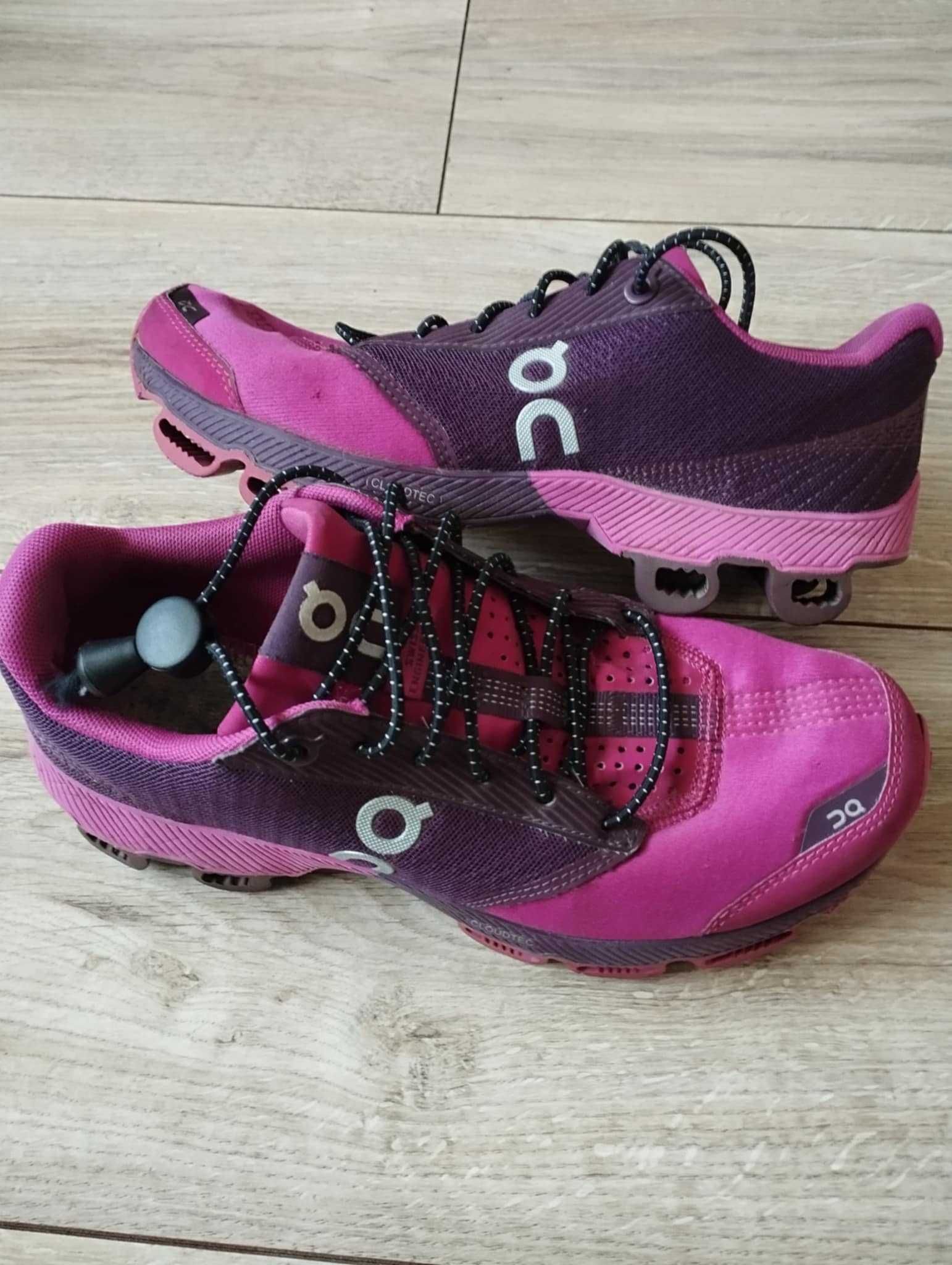 On Cloud Running Swiss Engineering buty do biegania size 37
