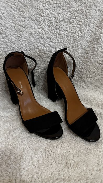 Босоніжки в 36 р