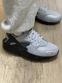 Жіночі кросівки Nike Huarache
