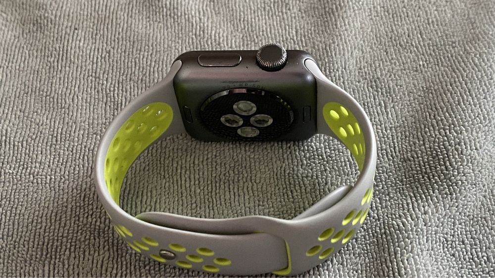 Apple watch 2 38 mm oridgenal.