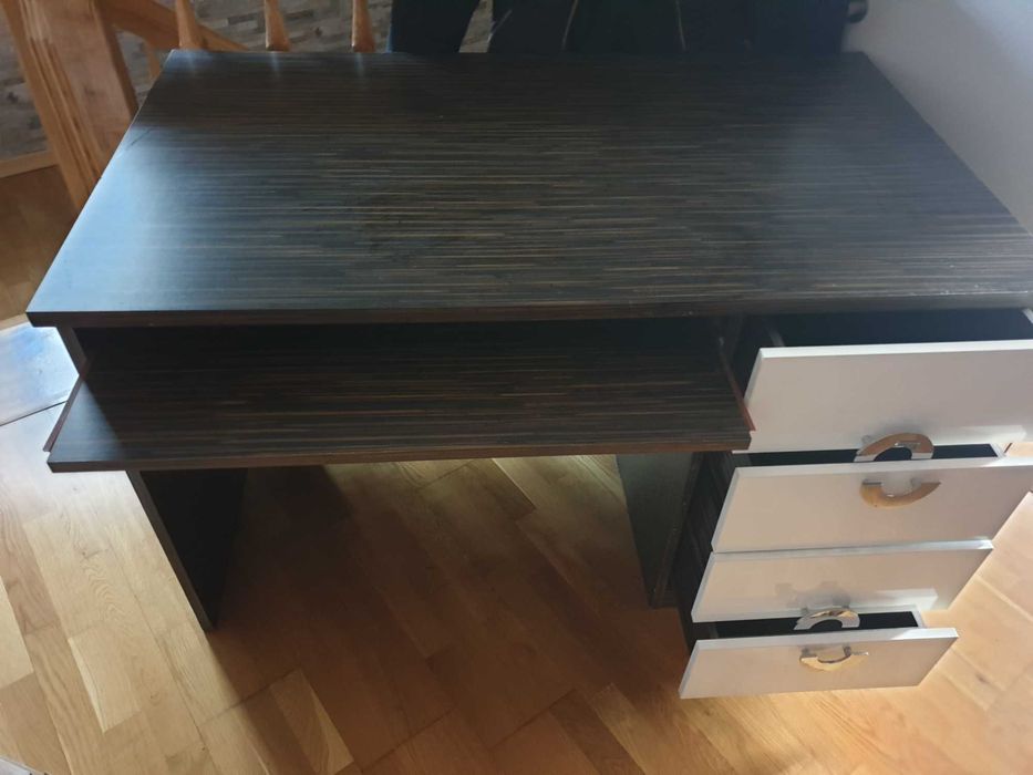 modny zestaw mebli  do pokoju dla dziecka