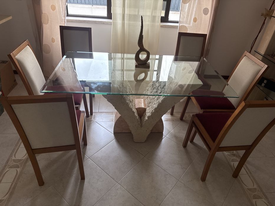 Mesa de sala em ótimo estado
