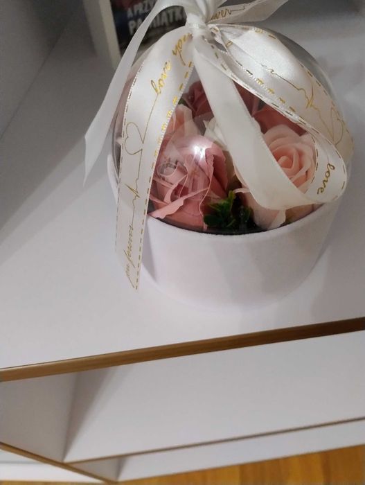 Flower box róże pudrowy róż