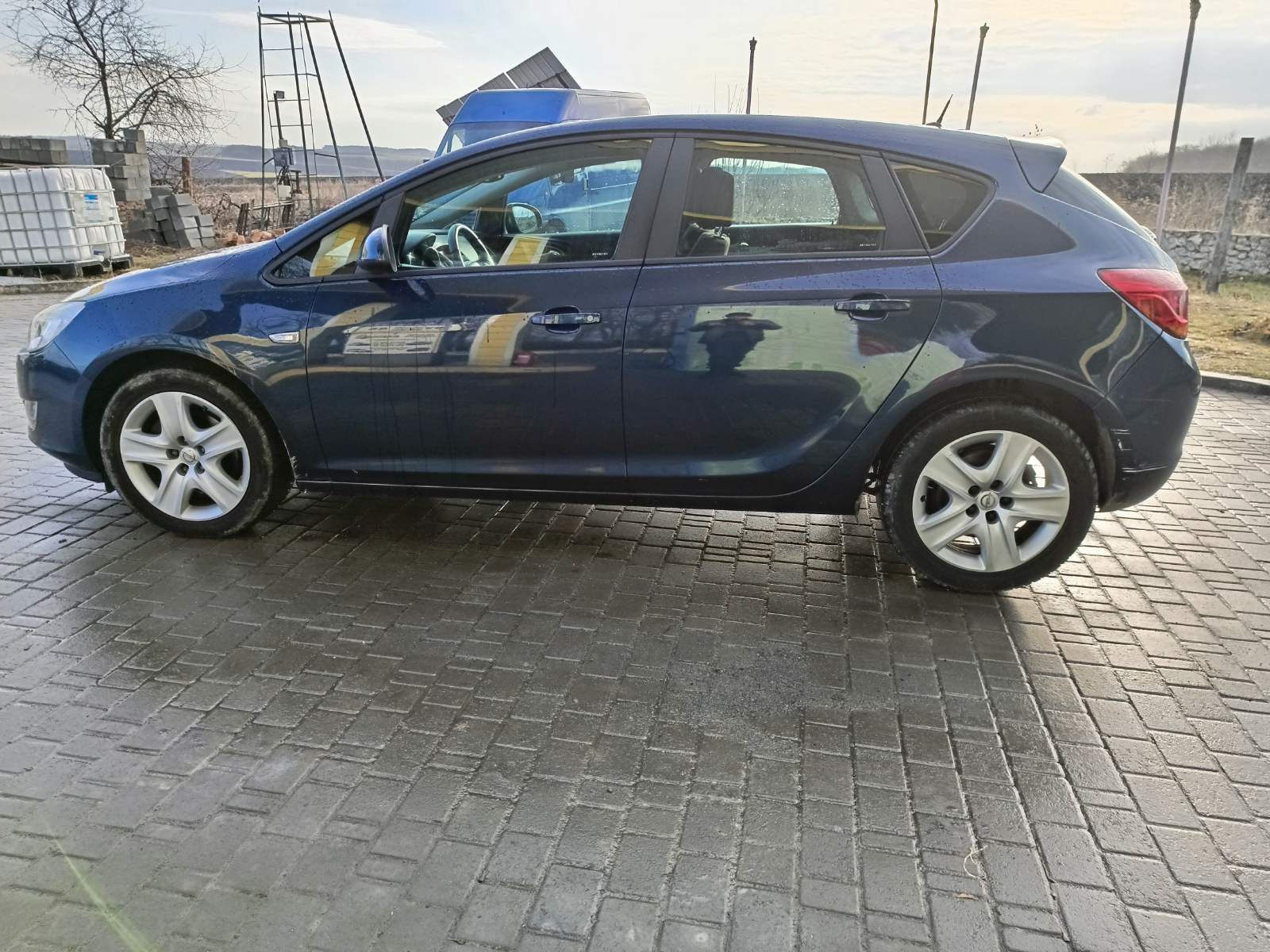 Продам свіжо пригнаний opel astra,