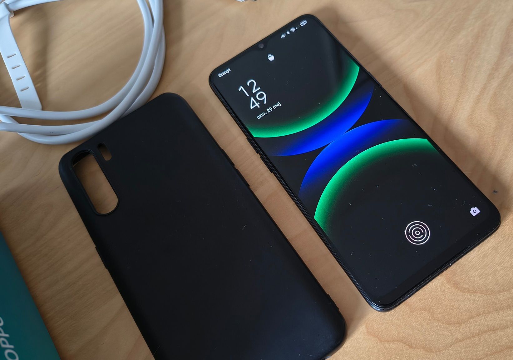 Smartfon Oppo A91 + etui, kabel usb-c