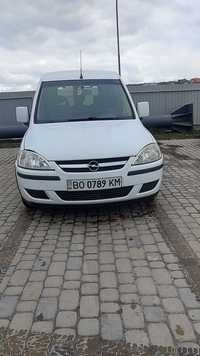 Opel Combo 2011 року