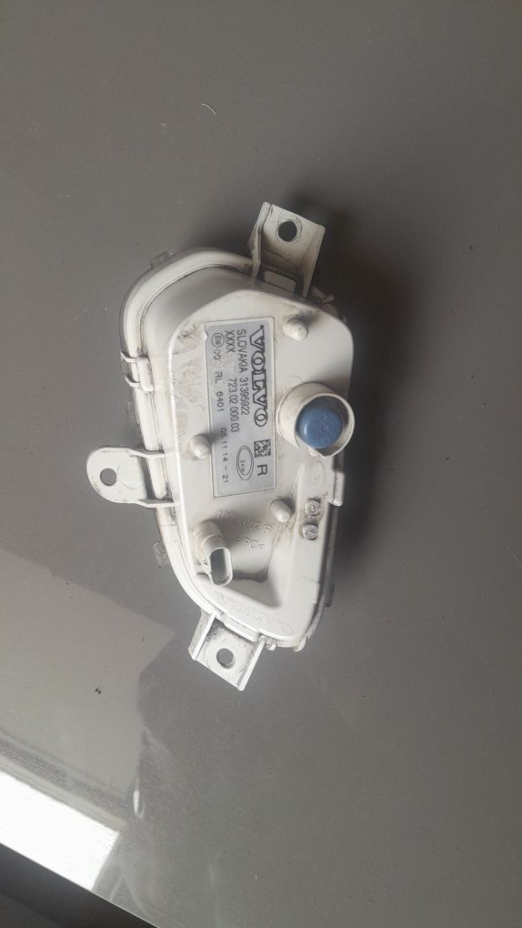 VOLVO XC40 V40 Cross Country 12- lampa jazdy dziennej DRL led prawa