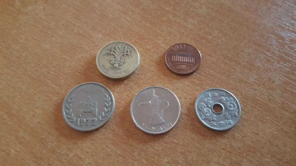 монеты  Англии, США, Алжира, ОАЭ, Японии, ЕС