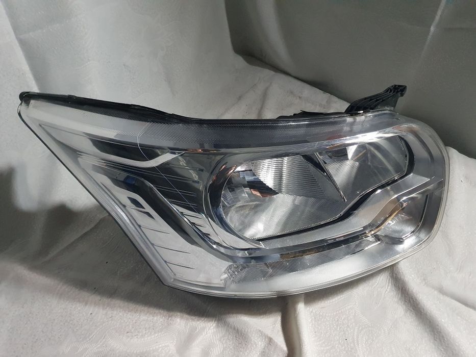 Lampa prawa Ford Transit Mk 8 VIII Europa przód