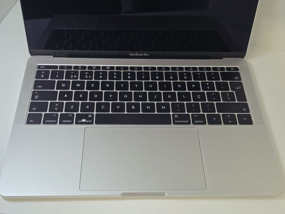 MacBook Pro A1708 • i5 / 8GB / 256GB