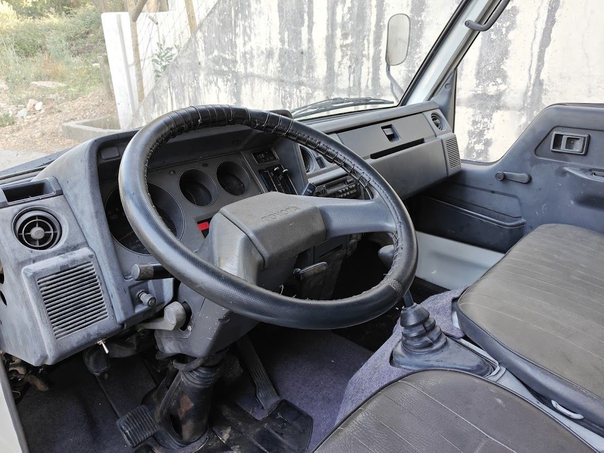 Toyota dyna 250 ligeira basculante com direção assistida