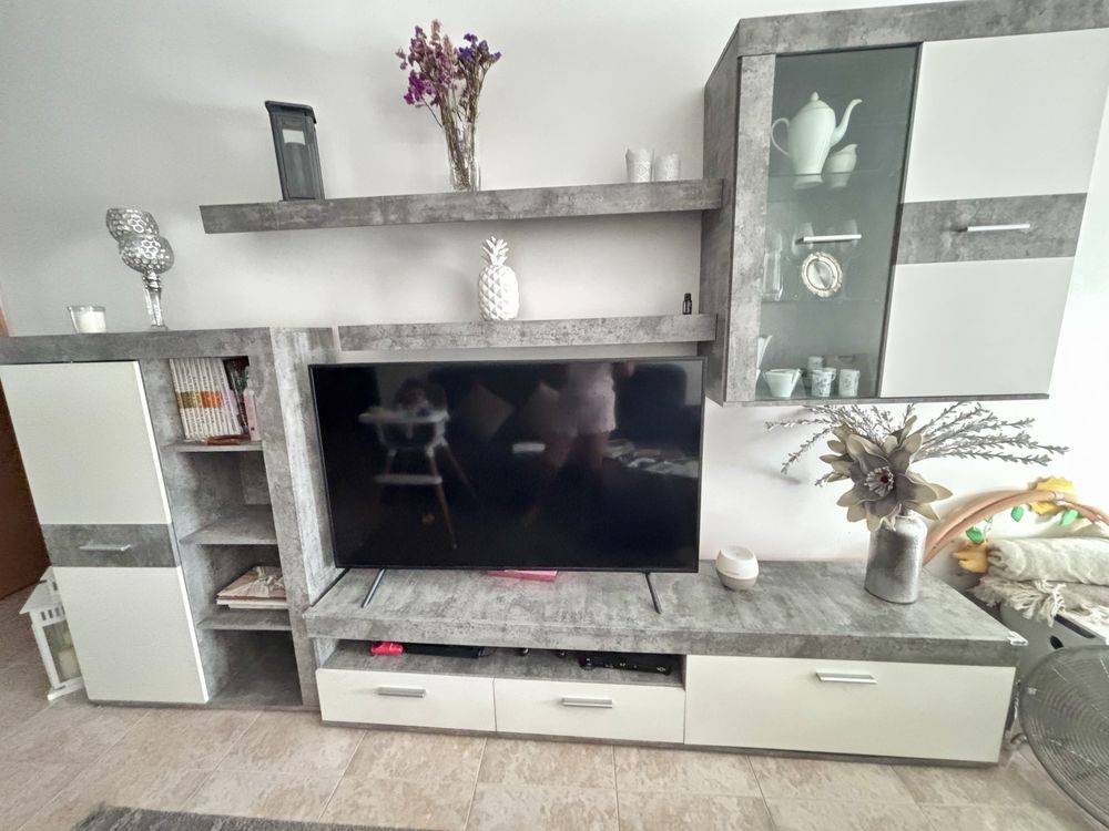Móvel TV + Estante + Vitrine – Bom Estado