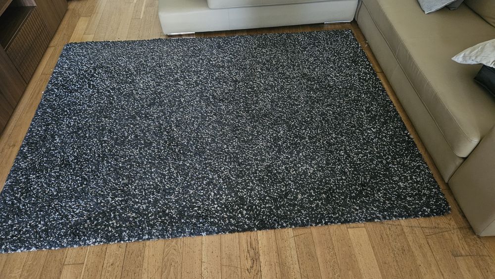 Tapete de sala com pêlo alto em bom estado