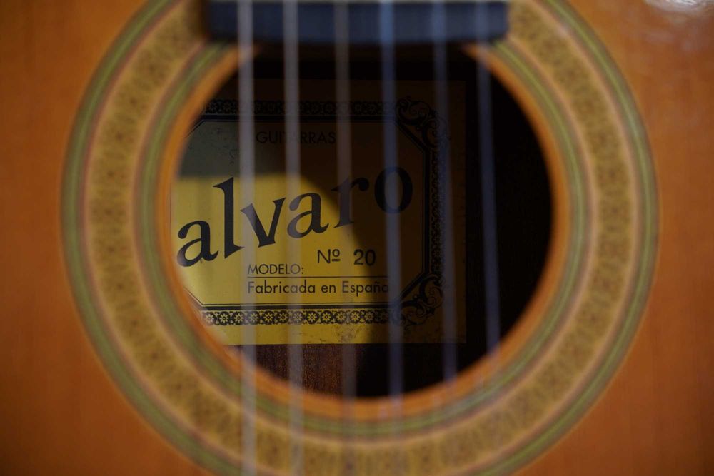Gitara klasyczna 4/4 Alvaro No 20 + pokrowiec, stojak i podnóżek