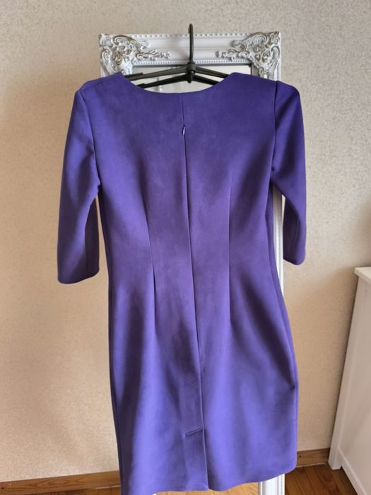 Продам фіолетову сукню та брошку з аметистом