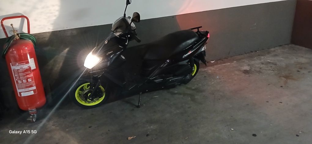 Scooter Sym 125cc 2023 troco por Smart