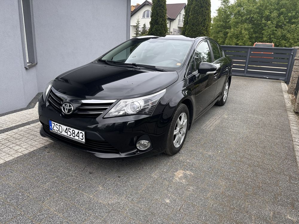 Toyota Avensis 1.8 Benzyna Lift LED Alu Kamera Klimatronik Tempomat !!