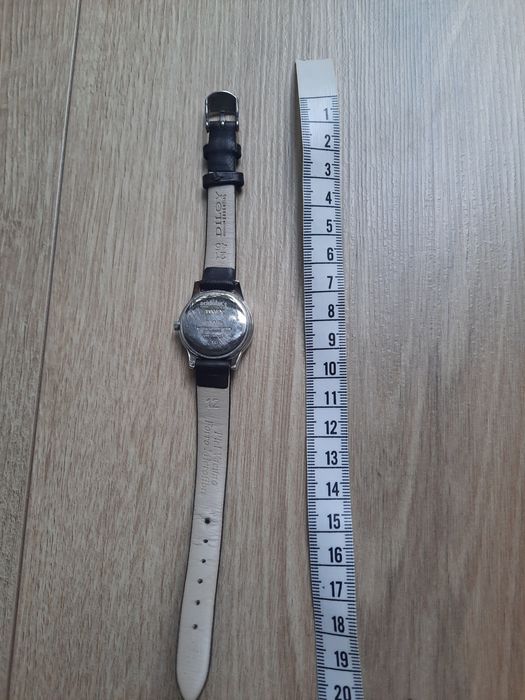 Czarny zegarek Timex z kryształami Svarowski