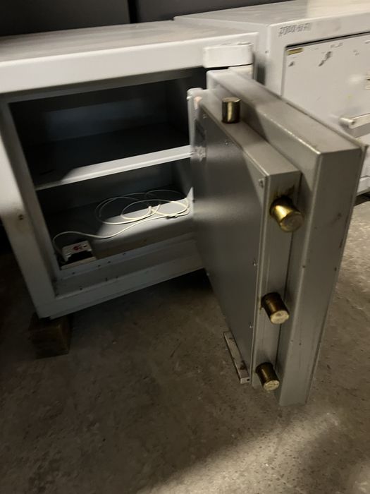 Сейф вогневзломостійкий в обмінку чи офіс