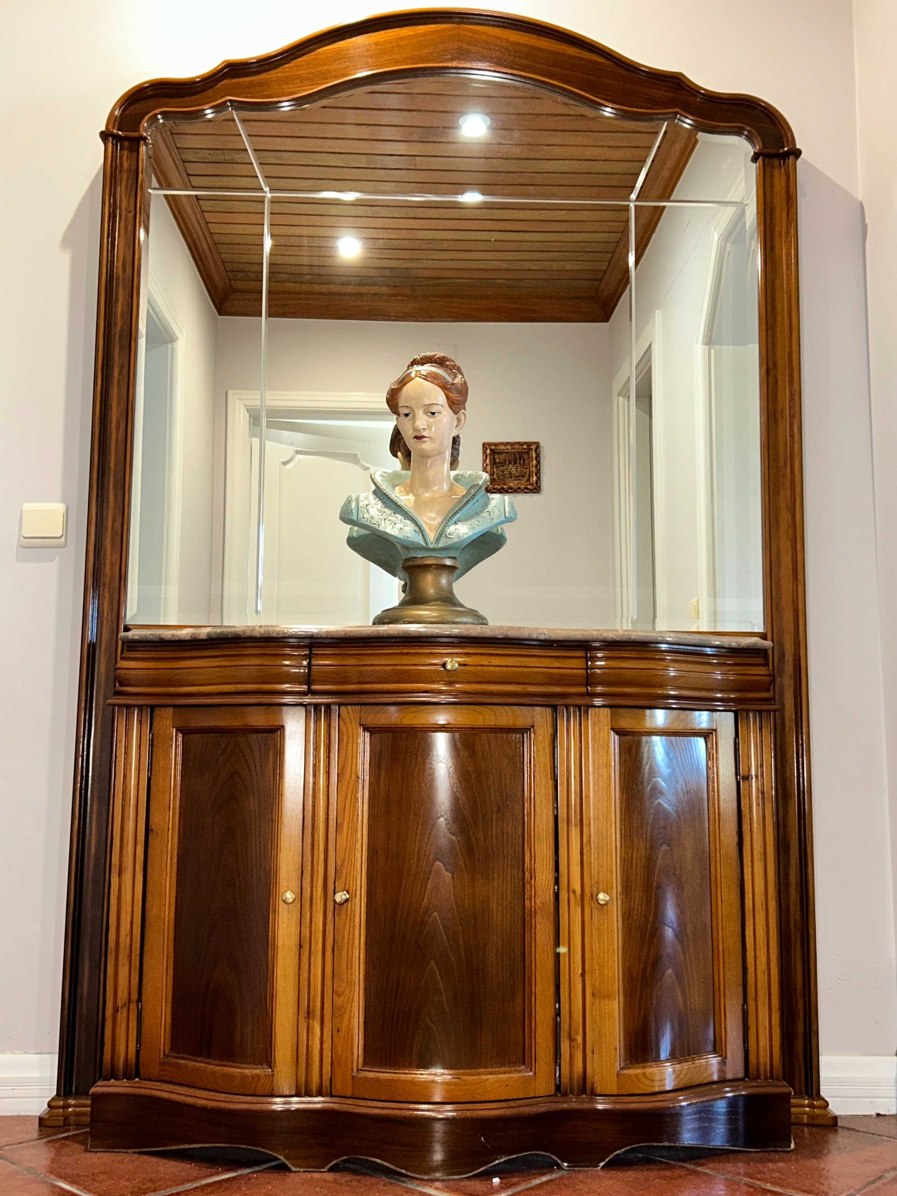 Moveis (cristaleira e móvel de entrada)