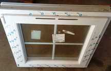 okno pcv 75 x 75  cm