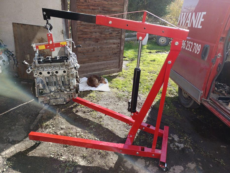 Wynajmę żurawia i obrotnicy do montażu silnika