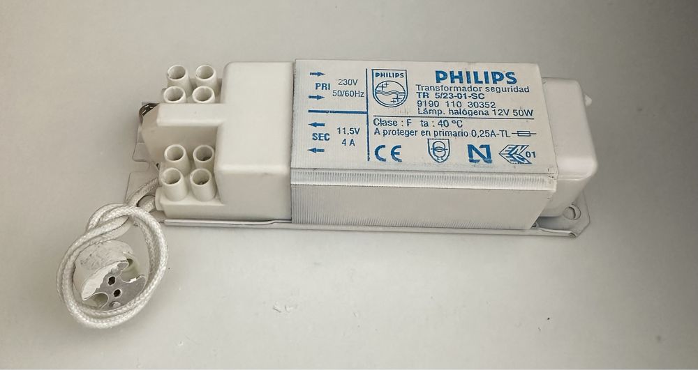 11 Transformadores ferromagneticos e lampadas. 20€