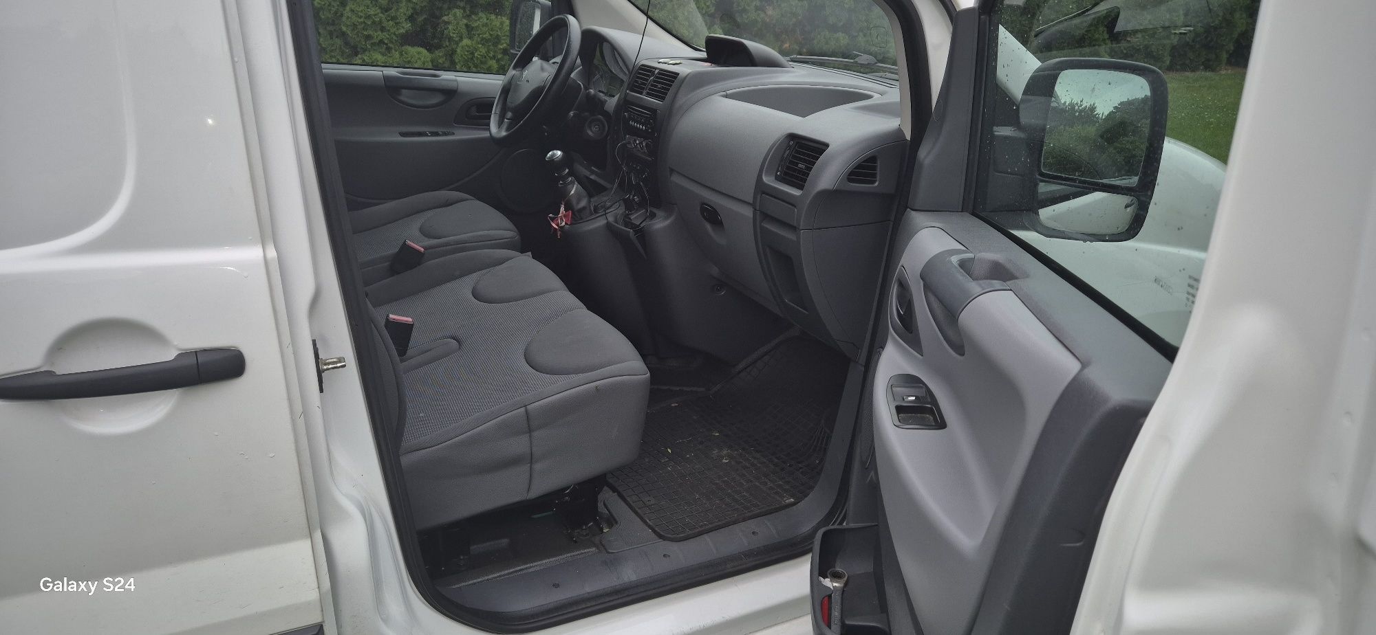 Peugeot Exspert 2.0 HDI  w bardzo dobrym stanie