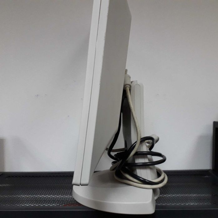 Monitor  côr branco