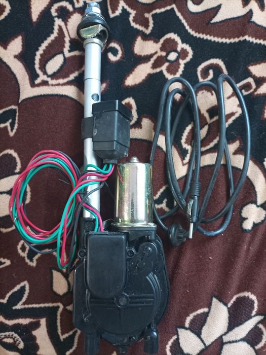 Антена виїздна універсальна нова 12v