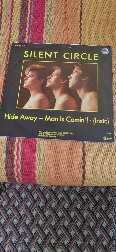Silent Circle-Hide Away-Man Is Coming, 7"singiel winylowy